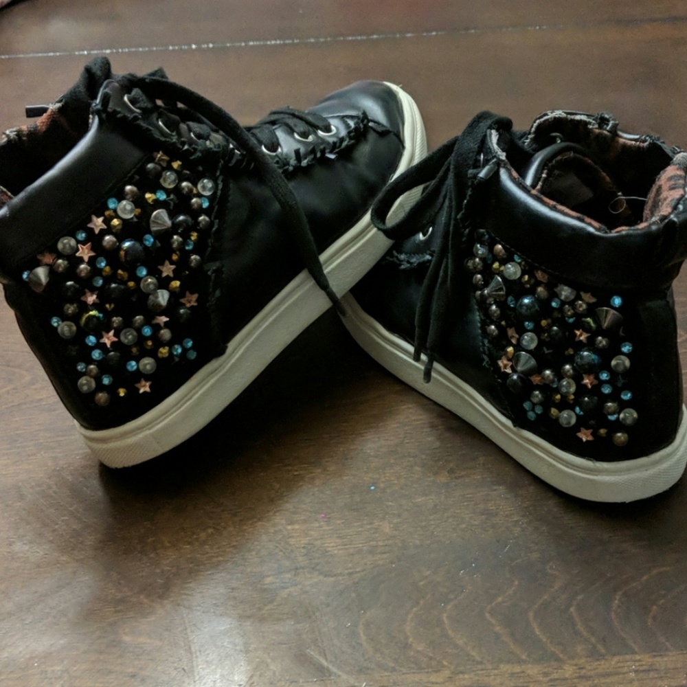 Steve Madden hi-top jeweled leather upper (euc)